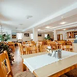 فندق Orava